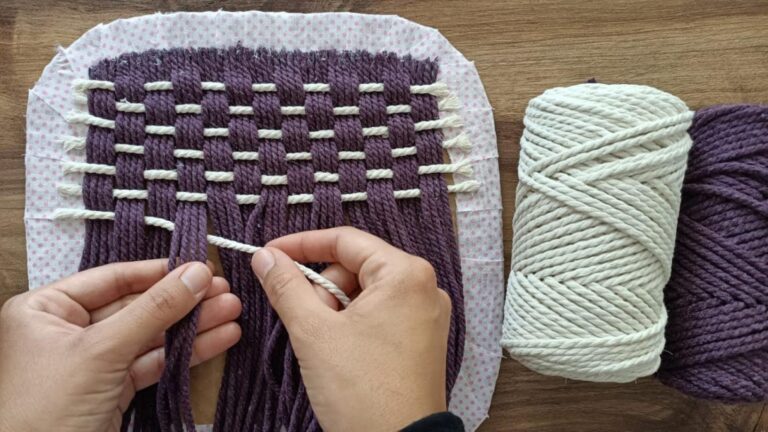Cette astuce de recyclage transforme un simple bassin en un superbe panier…