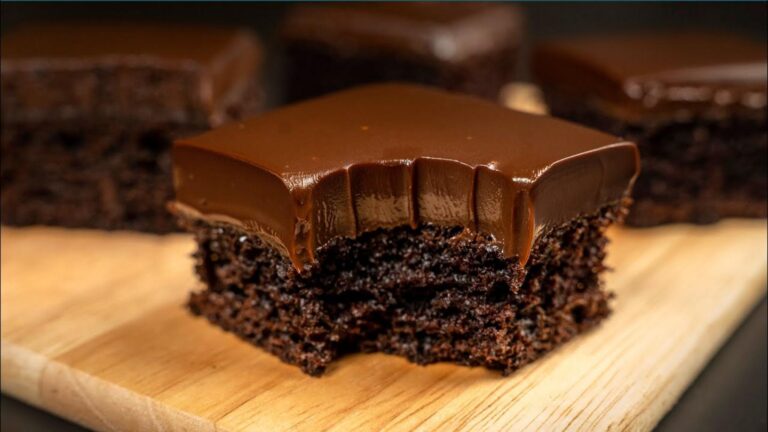 Cette méthode simple transforme un gâteau banal en un délice chocolaté irrésistible…