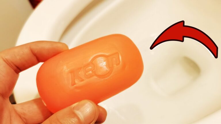 Un savon dans le meuble : 6 mois sans nettoyage ni odeur, essaye cette astuce !
