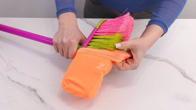 Découvrez 5 astuces surprenantes pour un nettoyage révolutionnaire avec votre balai !