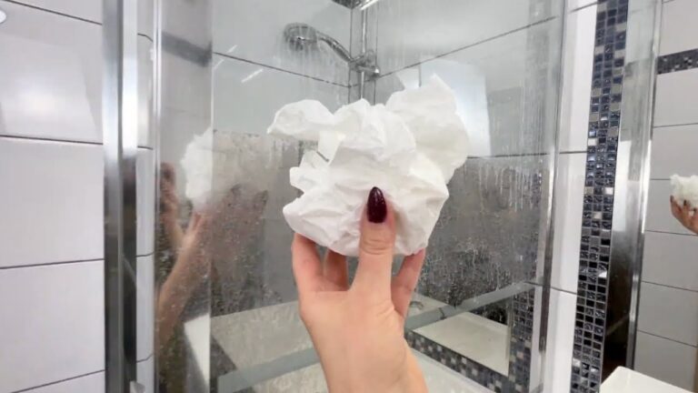 Éliminez le calcaire de votre douche : 2 semaines de brillance sans savon !