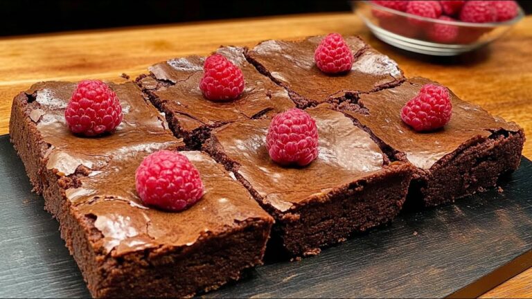 🔥 Je mange ce brownie chaque week-end ! Sans farine, sans sucre ! Brownie au chocolat en 5 minutes !